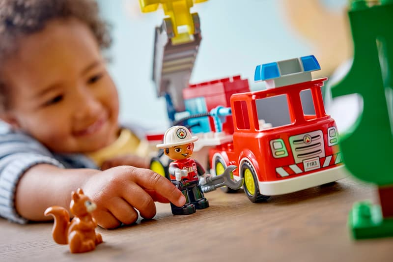 LEGO® Duplo Πυροσβεστικό Όχημα με Σωλήνα και Πυροσβέστη (10473)