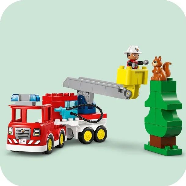 LEGO® Duplo Πυροσβεστικό Όχημα με Σωλήνα και Πυροσβέστη (10473)