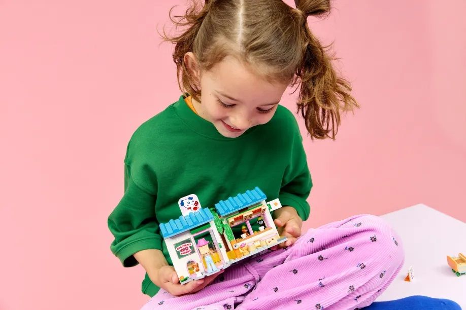 LEGO® Friends Dog Treats Bakery (42677)