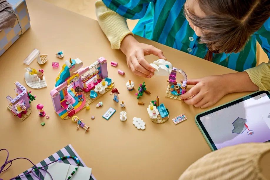 LEGO® Friends Unicorn Dream Cafe (42684)
